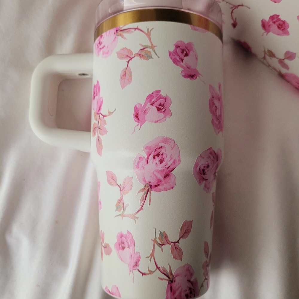 Stanley x LoveShackFancy 20oz Ribbon Rosa - Picture 6 of 9